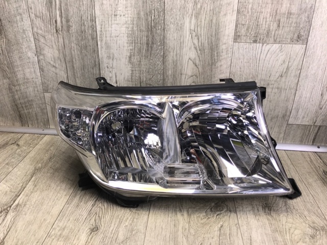 Фара основна права 8113060C80 TOYOTA