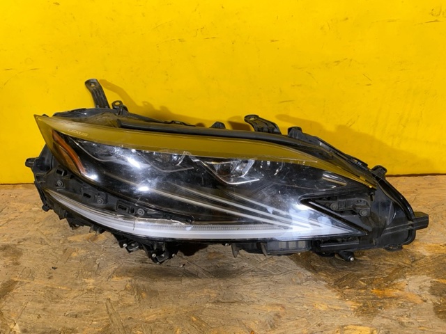 Фара правая 8114550C20 TOYOTA