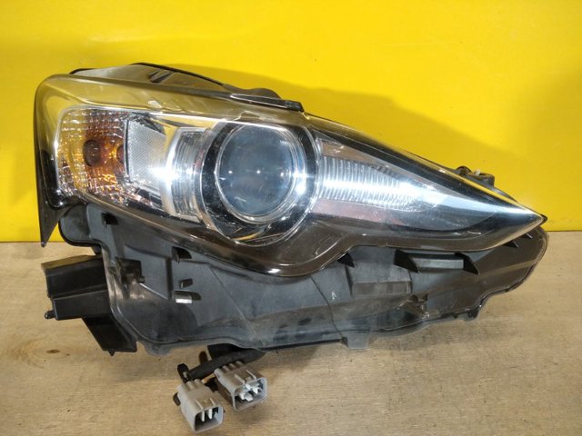 Фара передня права 8114553720 TOYOTA