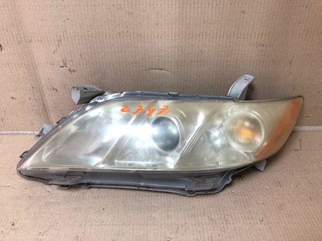 Основна фара в зборі ліва 8115006201 TOYOTA
