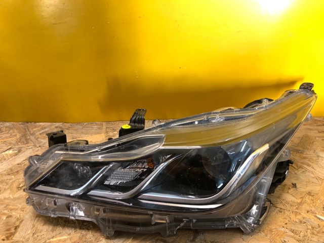 Основна фара в зборі ліва 8117002T31 TOYOTA