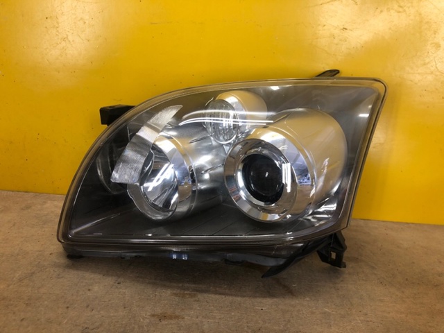 Фара ліва передня 8117005194 TOYOTA
