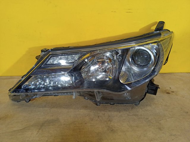 Блок фара ліва 8117042542 TOYOTA