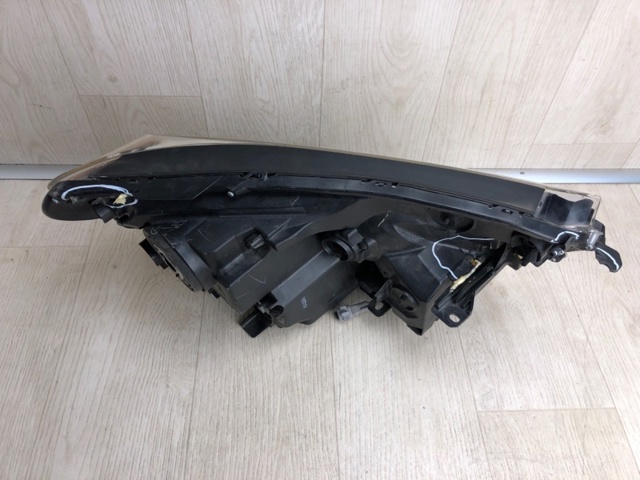 Фара основна ліва 8117042650 TOYOTA