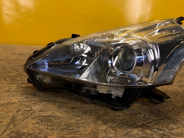Основна фара в зборі ліва 8117047420 TOYOTA