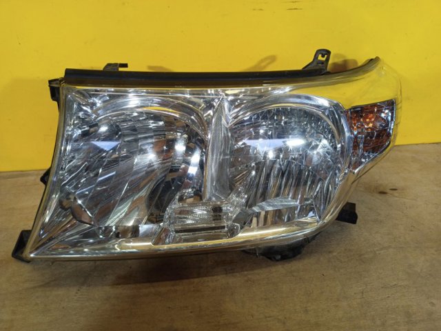 Фара 8117060C50 TOYOTA