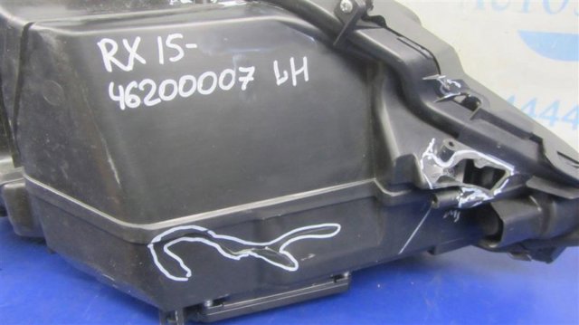 Фара ліва передня 8118548D40 TOYOTA