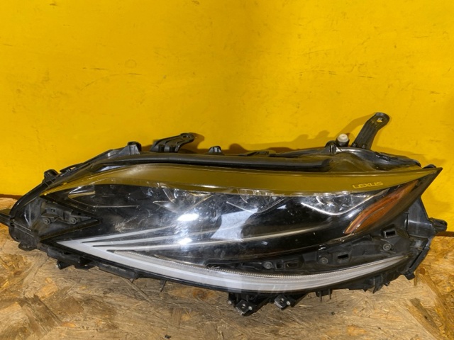 Фара ліва 8118550C20 TOYOTA
