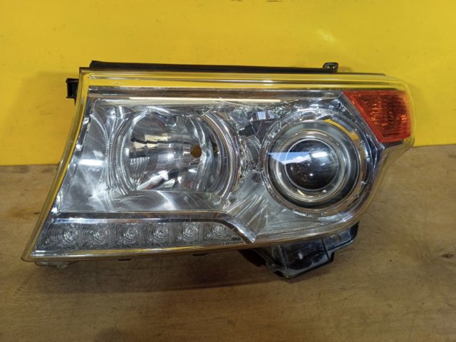 Блок фара ліва 8118560F20 TOYOTA