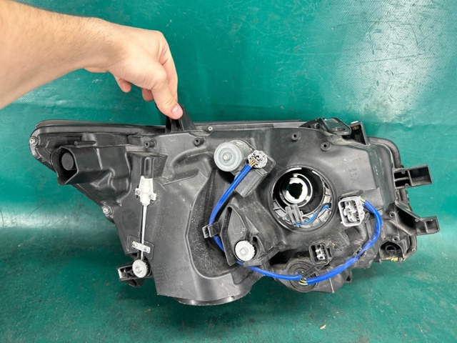 Фара ліва передня 8118560G20 TOYOTA
