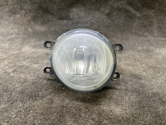 Фара протитуманна, права 812100W050 TOYOTA