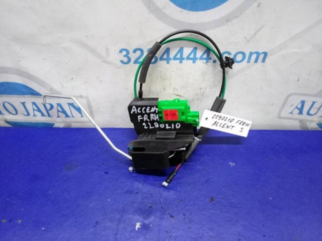 Замок передніх пасажирських дверей 813201R140 HYUNDAI