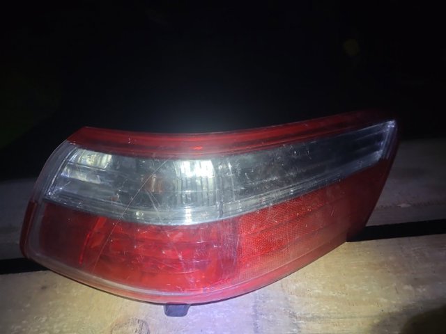 Фара задня права зовнішня 8155133360 TOYOTA