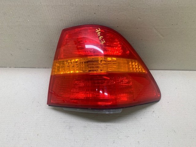 Фара задня права зовнішня 8155150100 TOYOTA