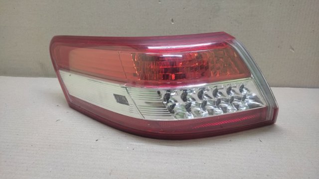Задній лівий зовнішній ліхтар 8156006340 TOYOTA