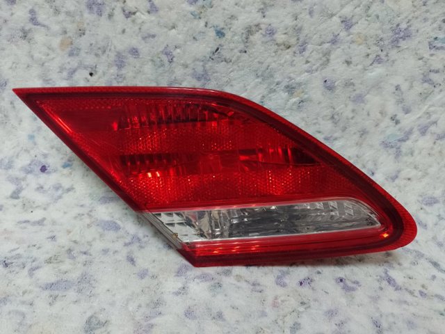 Ліхтар задній лівий, внутрішній 81590AC020 TOYOTA