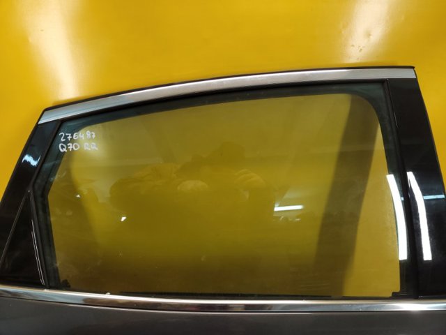 Скло задньої двері правої 823001MR0A NISSAN