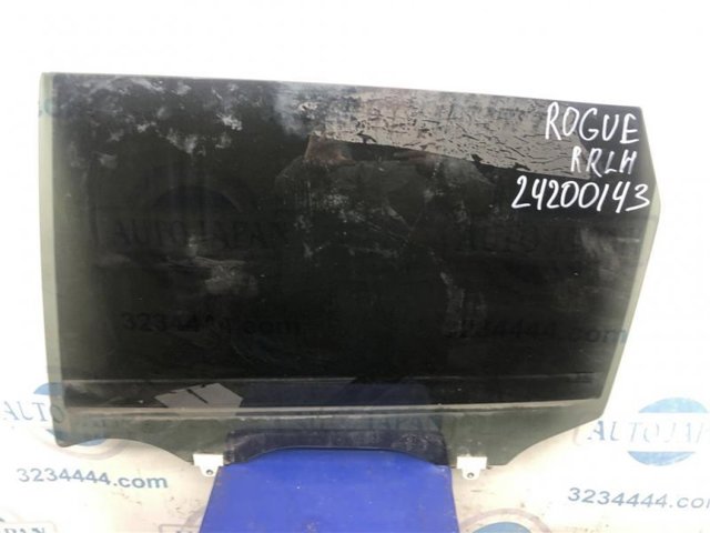 Скло задньої двері лівої 823014BA0A NISSAN