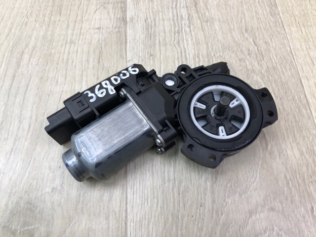 Двигун склопідіймача двері передньої, правої 824602T010 HYUNDAI