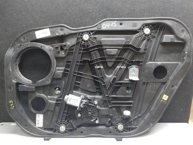 Двигун склопідіймача двері передньої, правої 82460F2000 HYUNDAI
