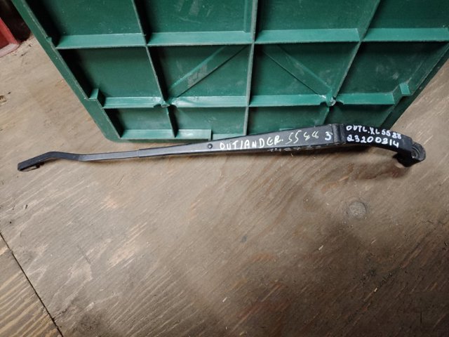Поводок двірника 8250A172 MITSUBISHI