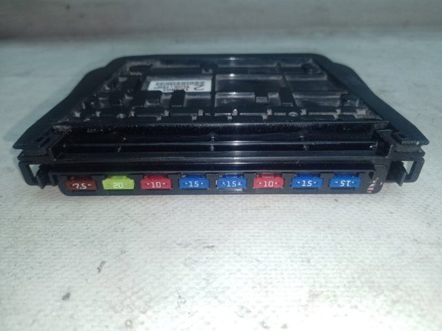 Корпус запобіжників 8272048090 TOYOTA