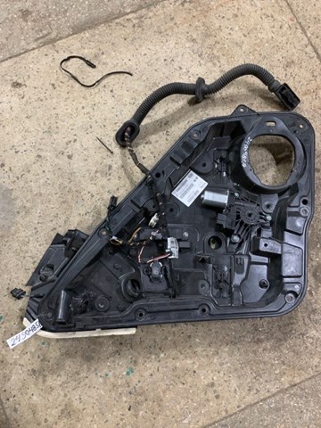 Склопідйомник задніх правих дверей 827205DM0A NISSAN