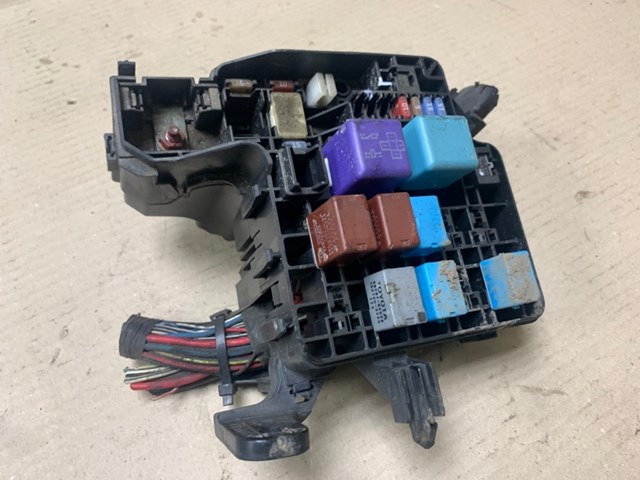 Реле запобіжників 8274106020 TOYOTA