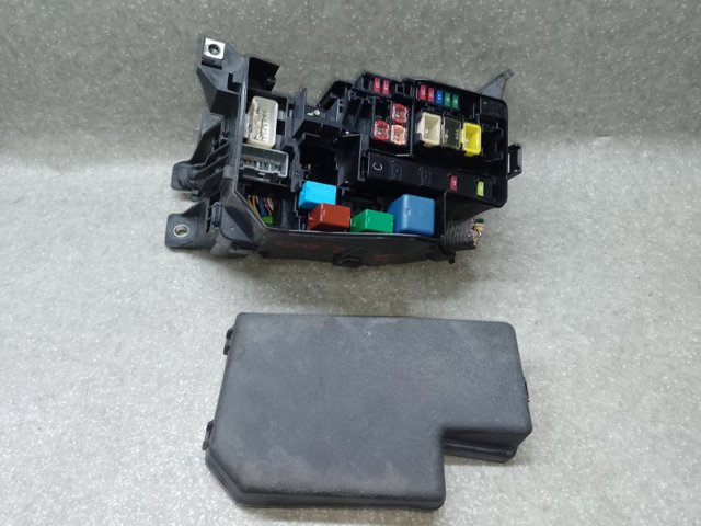 Монтажний блок 8274142010 TOYOTA
