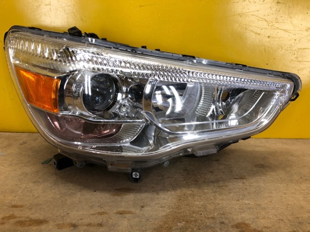 Основна фара - вставка 8301C880 MITSUBISHI