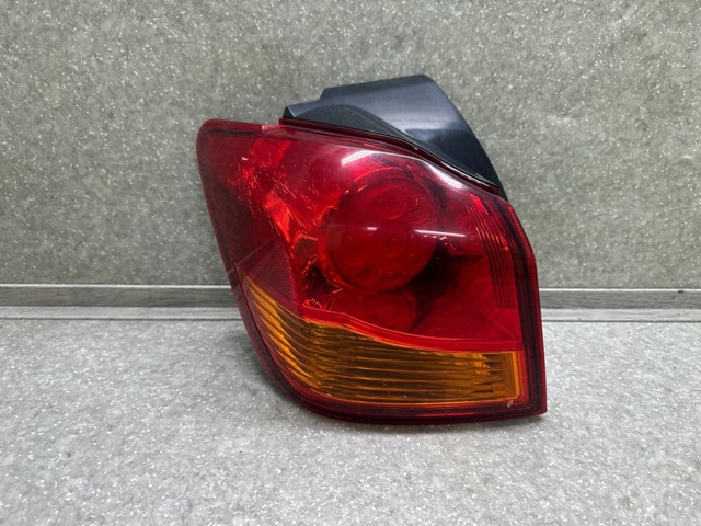 Ліхтар задній лівий 8330A877 MITSUBISHI
