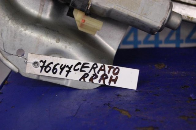 Склопідйомник задніх правих дверей 834022F010 HYUNDAI