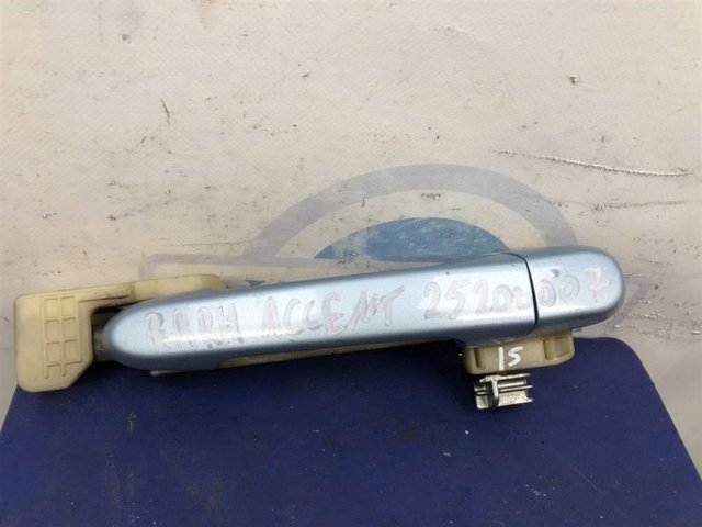 Ручка задніх дверей зовнішня, права 836601E050 HYUNDAI