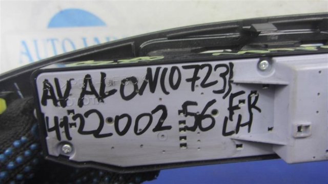 Кнопки переднього лівого склопід'ємника 84040AC030 TOYOTA