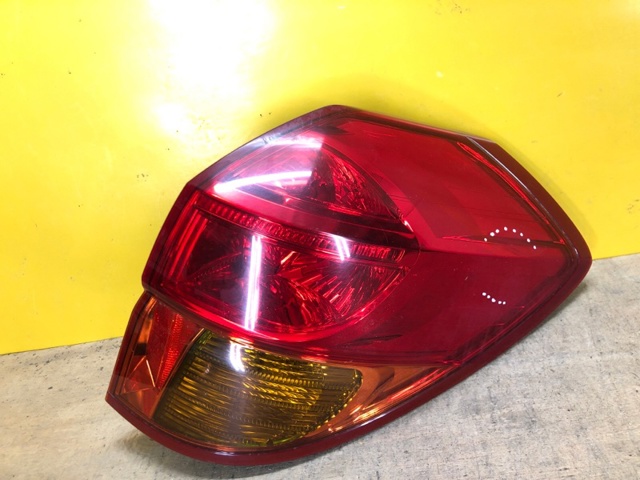 Задній правий стоп 84201AG000 SUBARU