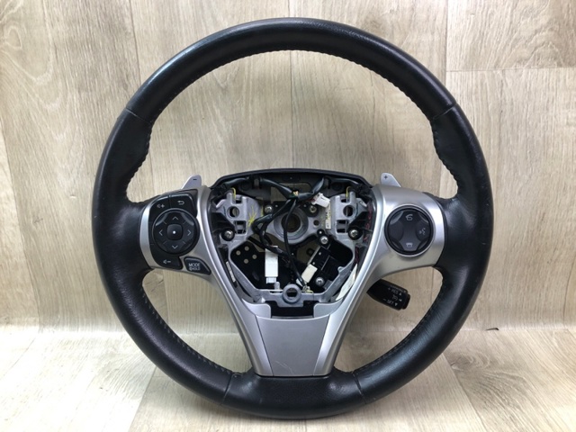 Блок кнопкових перемикачів рульового колеса 8425006300 TOYOTA