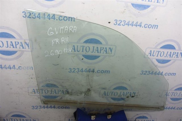 Скло передньої правої двері 8450165J00 SUZUKI