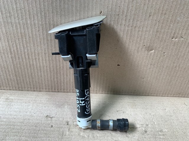 Сопло омивача фари передньої, лівої 8520850060 TOYOTA