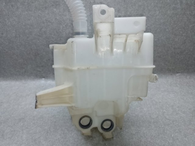 Бачок омивайки 8531542280 TOYOTA