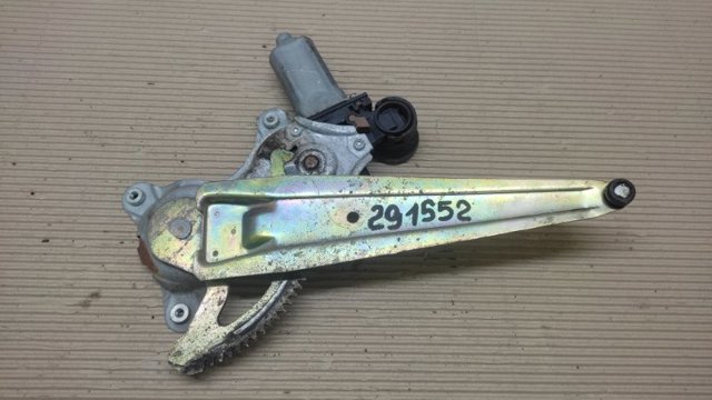 Мотор склопідйомника дверей передніх, правих 85710AA050 TOYOTA