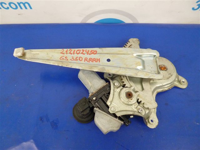 Двигун стеклопод'емника двері задньої, правої 8572030380 TOYOTA