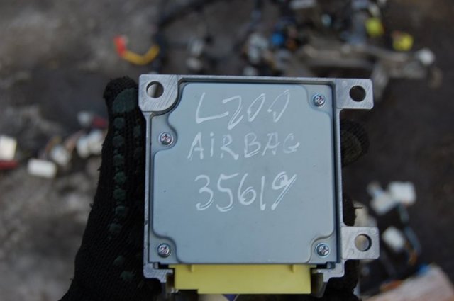 Блок управління airbag 8635A149 MITSUBISHI