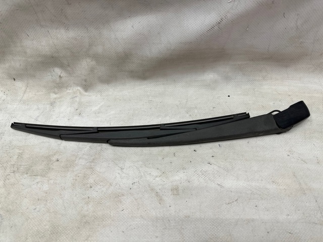 Важіль-поводок склоочисника заднього скла 86532AG09A SUBARU