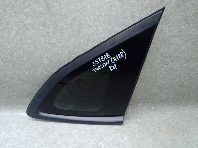 Скло багажного відсіку, праве 87820D3010 HYUNDAI