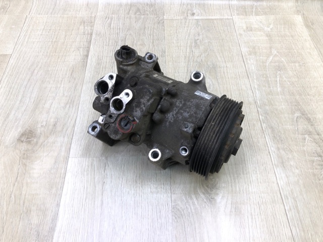 Компресор холодоагенту 8831002710 TOYOTA