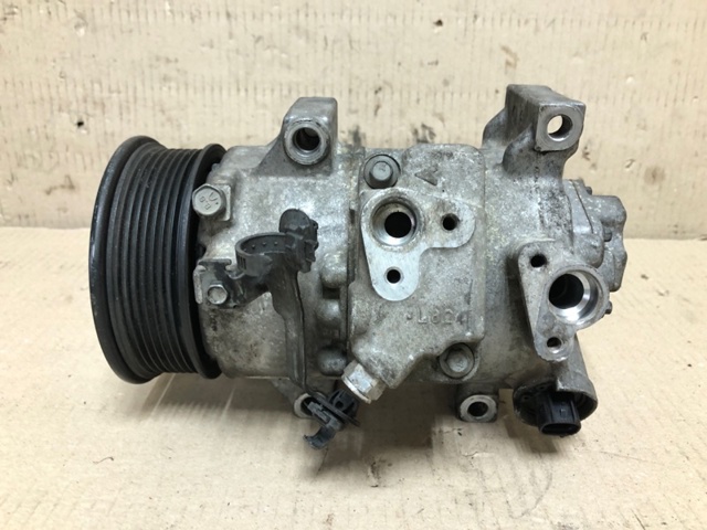 Компресор кліматичної установки 883101A660 TOYOTA