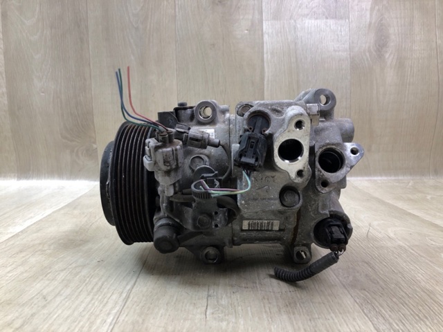 Компресор кондиціонера 8832006190 TOYOTA