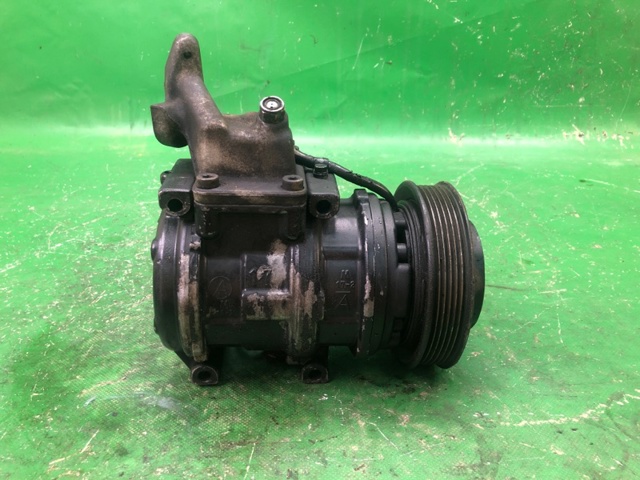 Компресор кондиціонера 8832033120 TOYOTA
