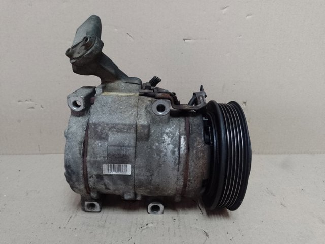 Компресор кліматичної установки 8832033140 TOYOTA
