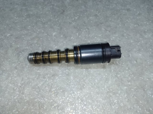 Компресор холодоагенту 8832033210 TOYOTA